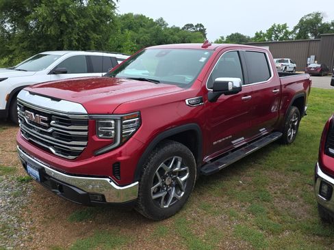 Used 2024 GMC Sierra 1500 SLT w/ SLT Premium Plus Package AWD/4WD image 3