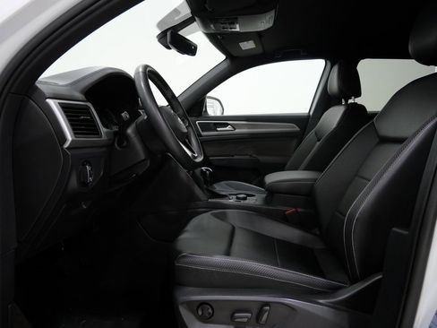 Used 2021 Volkswagen Atlas Cross Sport SE image 11