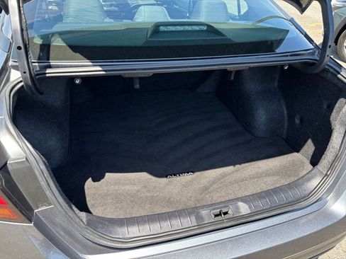 Used 2025 Nissan Altima 2.5 SV FWD image 31