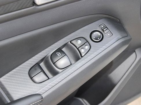 Used 2025 Nissan Altima 2.5 SV image 20