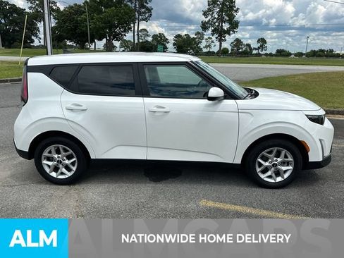 Used 2025 Kia Soul LX w/ LX Technology Package FWD image 4