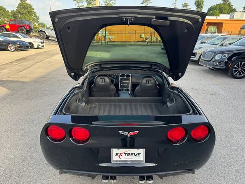 Used 2005 Chevrolet Corvette Coupe w/ Preferred Equipment Group RWD image 35
