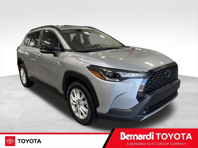 Certified 2025 Toyota Corolla Cross LE FWD image 1