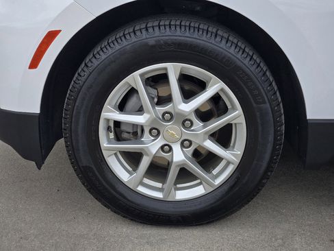 Used 2023 Chevrolet Equinox LT image 17