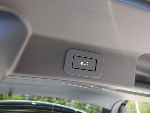 New 2026 Jaguar F-PACE R-Dynamic S image 9