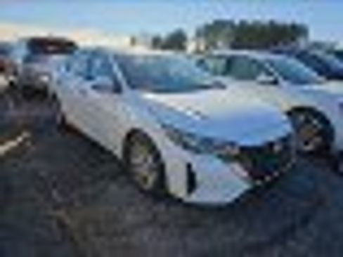 Used 2024 Toyota Corolla LE image 9