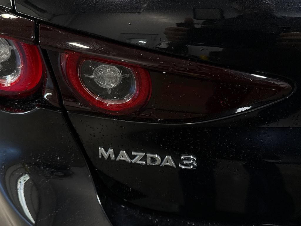 Certified 2025 MAZDA MAZDA3 s FWD image 6