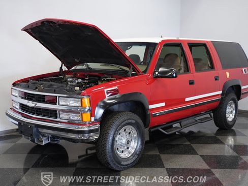 Used 1999 Chevrolet Suburban 2500 w/ Preferred Equipment Group 2 image 37