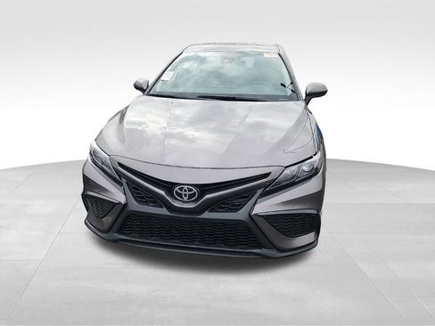 Used 2024 Toyota Camry SE image 7