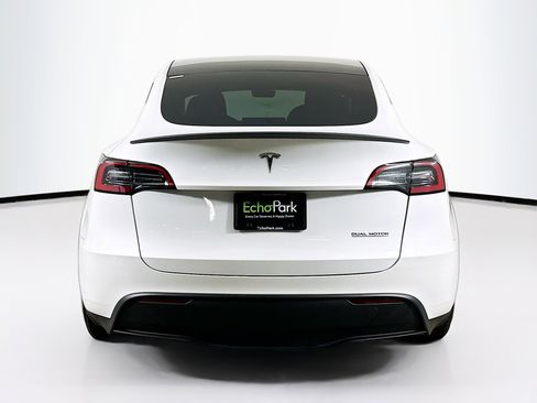 Used 2023 Tesla Model Y Performance image 7