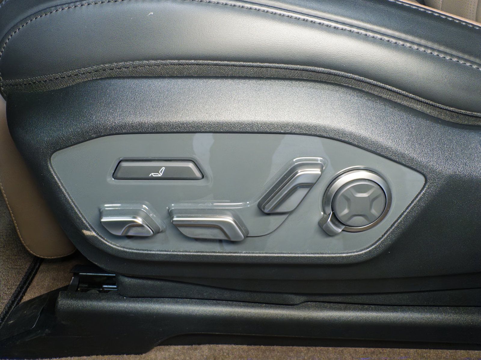 Used 2024 Kia EV9 GT-Line AWD/4WD image 7