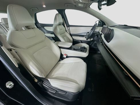 Used 2023 Nissan Ariya FWD image 31