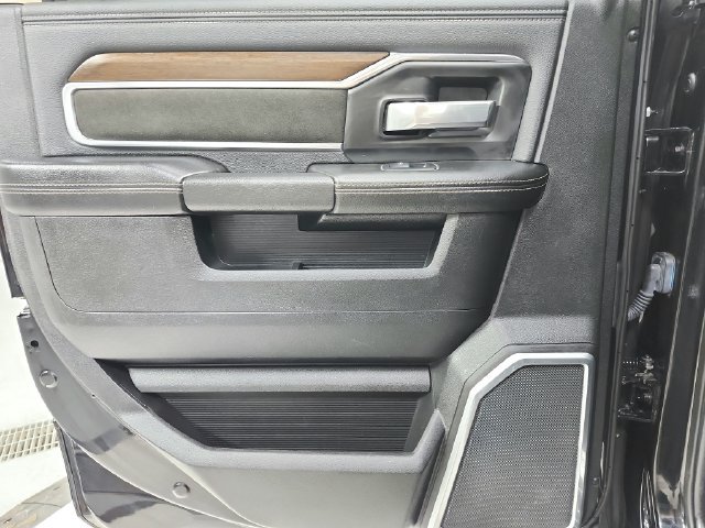 Used 2022 RAM 3500 Laramie AWD/4WD image 38