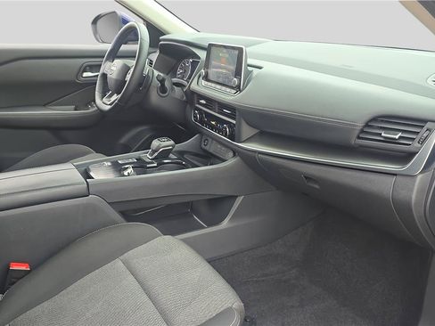 Used 2025 Nissan Rogue SV FWD image 16