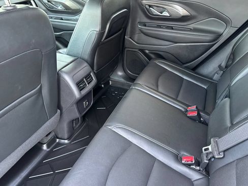 Used 2024 GMC Terrain SLT AWD/4WD image 13