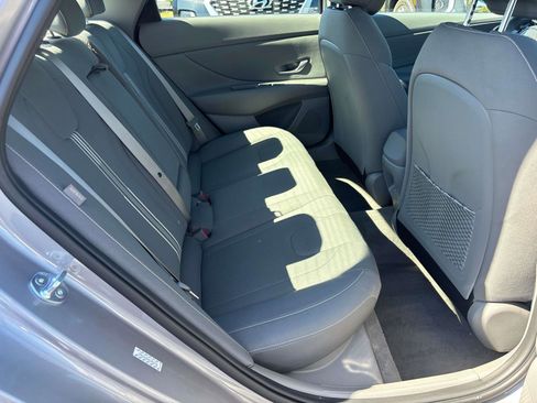 Used 2025 Hyundai Elantra SEL image 14