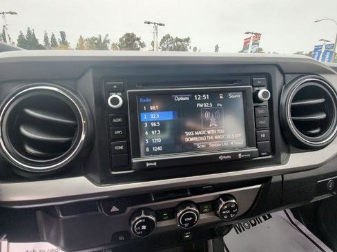 Used 2017 Toyota Tacoma SR5 image 13