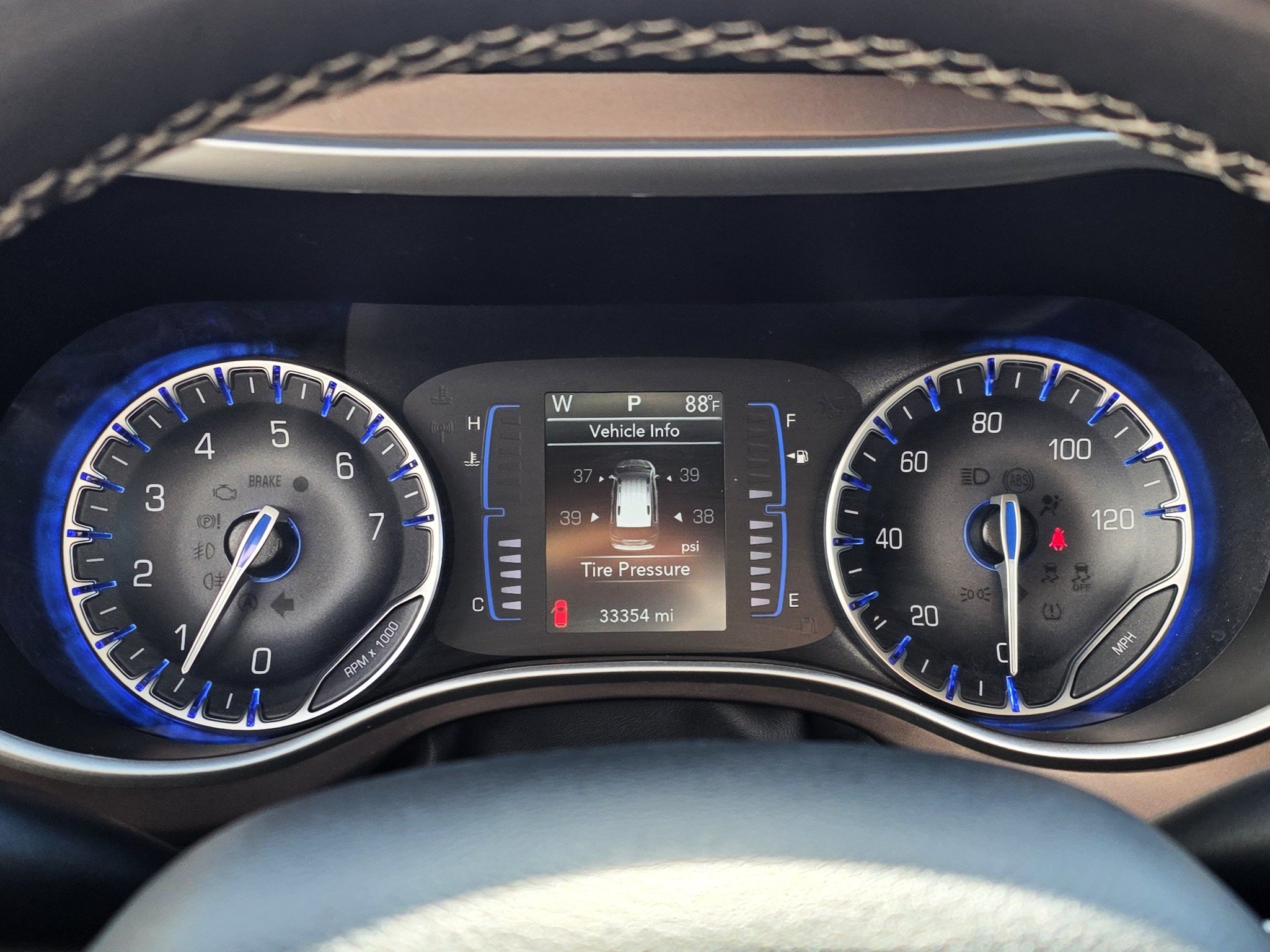 Certified 2023 Chrysler Voyager LX FWD image 13