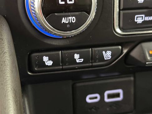 Used 2021 GMC Yukon XL SLT w/ SLT Luxury Plus Package AWD/4WD image 32