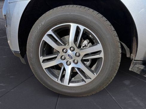 Used 2024 Ford Expedition Max XLT image 14