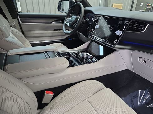 New 2026 Jeep Grand Wagoneer Summit AWD/4WD image 10