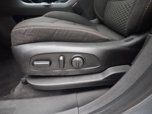 Used 2020 GMC Terrain SLE w/ Driver Convenience Package AWD/4WD image 28