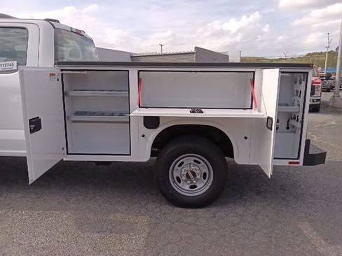 New 2026 Ford F250 XL w/ XL Chrome Package AWD/4WD image 29