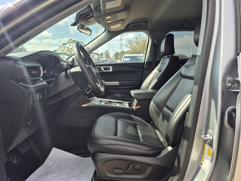 Certified 2023 Ford Explorer XLT w/ Equipment Group 202A image 12