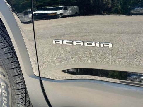 Used 2022 GMC Acadia SLT w/ Technology Package FWD image 46