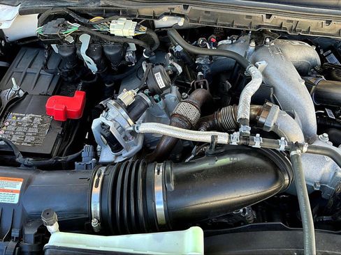 Used 2023 Ford F350 Platinum w/ FX4 Off-Road Package image 35