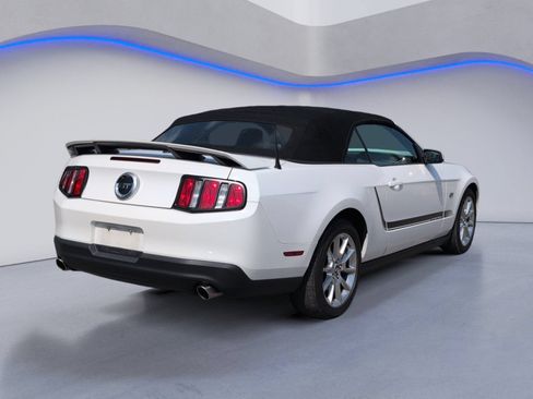 Used 2010 Ford Mustang GT RWD image 3