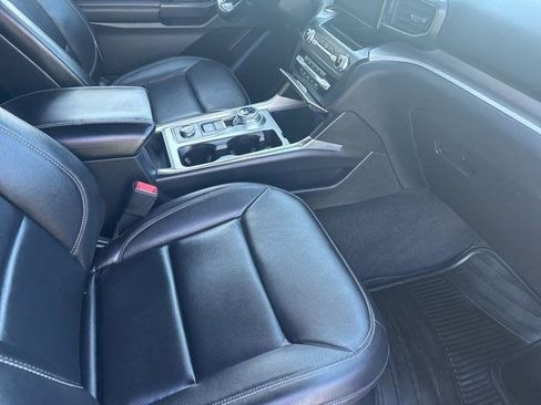 Used 2020 Ford Explorer XLT w/ Equipment Group 202A image 43