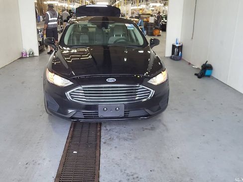 Used 2020 Ford Fusion SE FWD image 6