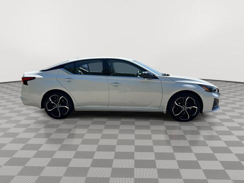 Certified 2025 Nissan Altima 2.5 SR FWD image 13