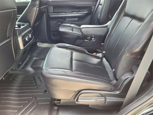 Used 2021 Ford Expedition XLT image 18