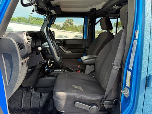 Used 2015 Jeep Wrangler Unlimited Sport w/ Quick Order Package 24S AWD/4WD image 19