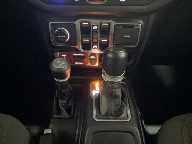 Used 2024 Jeep Wrangler Unlimited AWD/4WD image 57