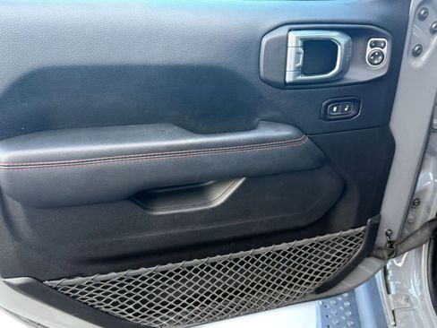 Used 2018 Jeep Wrangler Unlimited Rubicon image 13