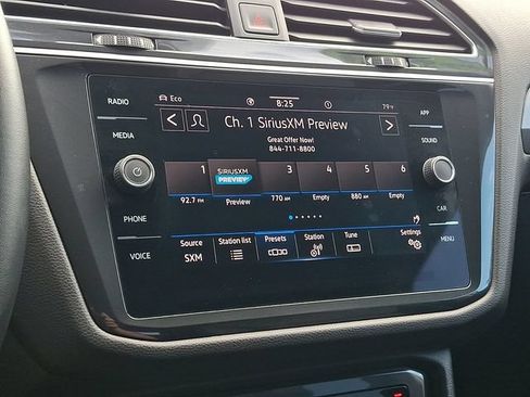 Used 2024 Volkswagen Tiguan SE AWD/4WD image 16