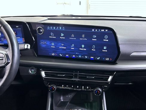 Certified 2025 Chevrolet Traverse LT AWD/4WD image 13