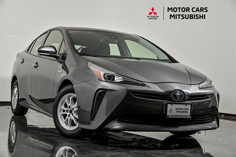 Used 2021 Toyota Prius LE FWD image 1