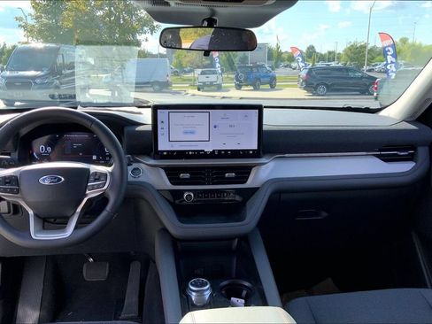 Used 2026 Ford Explorer Active AWD/4WD image 10
