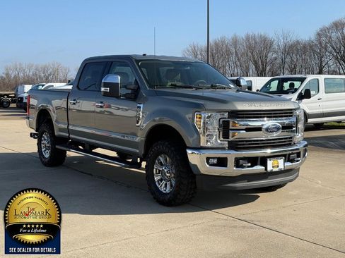 Used 2019 Ford F250 XLT w/ XLT Premium Package image 3