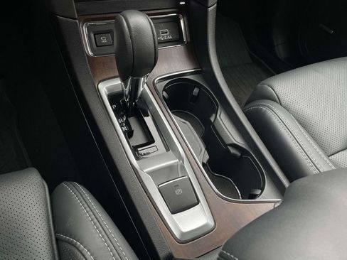 Used 2024 Subaru Ascent Touring AWD/4WD image 23