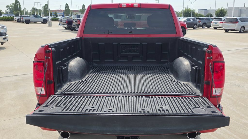 Used 2017 RAM 1500 Express AWD/4WD image 5