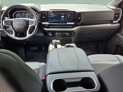 Used 2024 Chevrolet Silverado 1500 LT Trail Boss AWD/4WD image 12