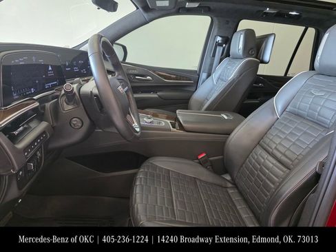 Used 2024 Cadillac Escalade Sport Platinum w/ LPO, ONYX Package image 13