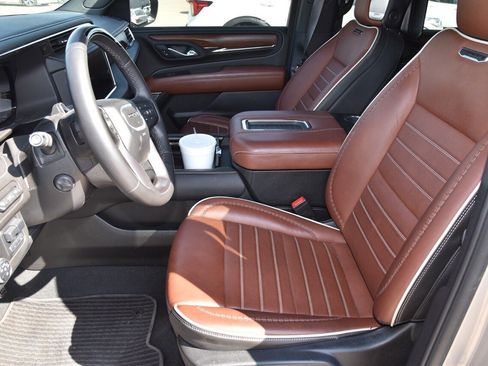 Used 2024 GMC Yukon XL Denali Ultimate image 10