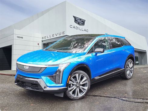 New 2026 Cadillac Optiq Luxury 2 image 1