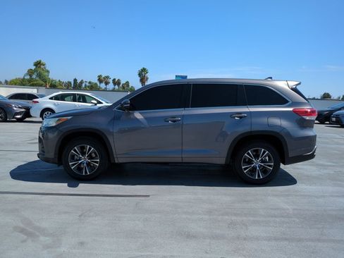 Used 2018 Toyota Highlander Plus FWD image 9